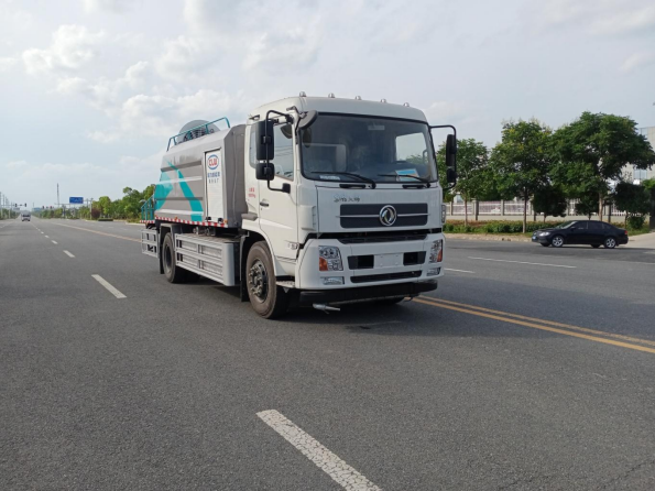 東風(fēng)天錦CL5180TDYBEV 純電動多功能抑塵車